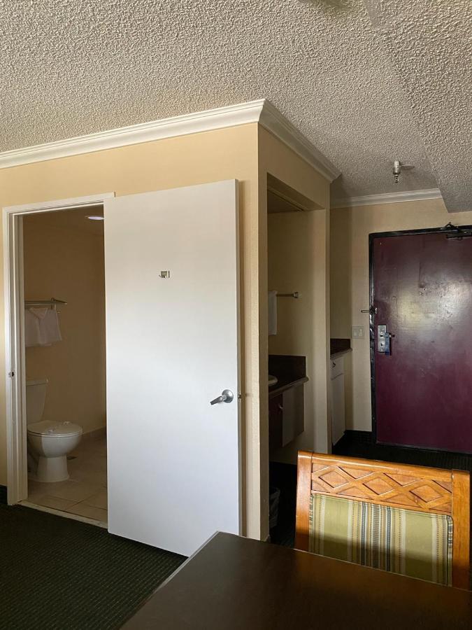 Travelodge By Wyndham Chatsworth Los Angeles Exterior foto